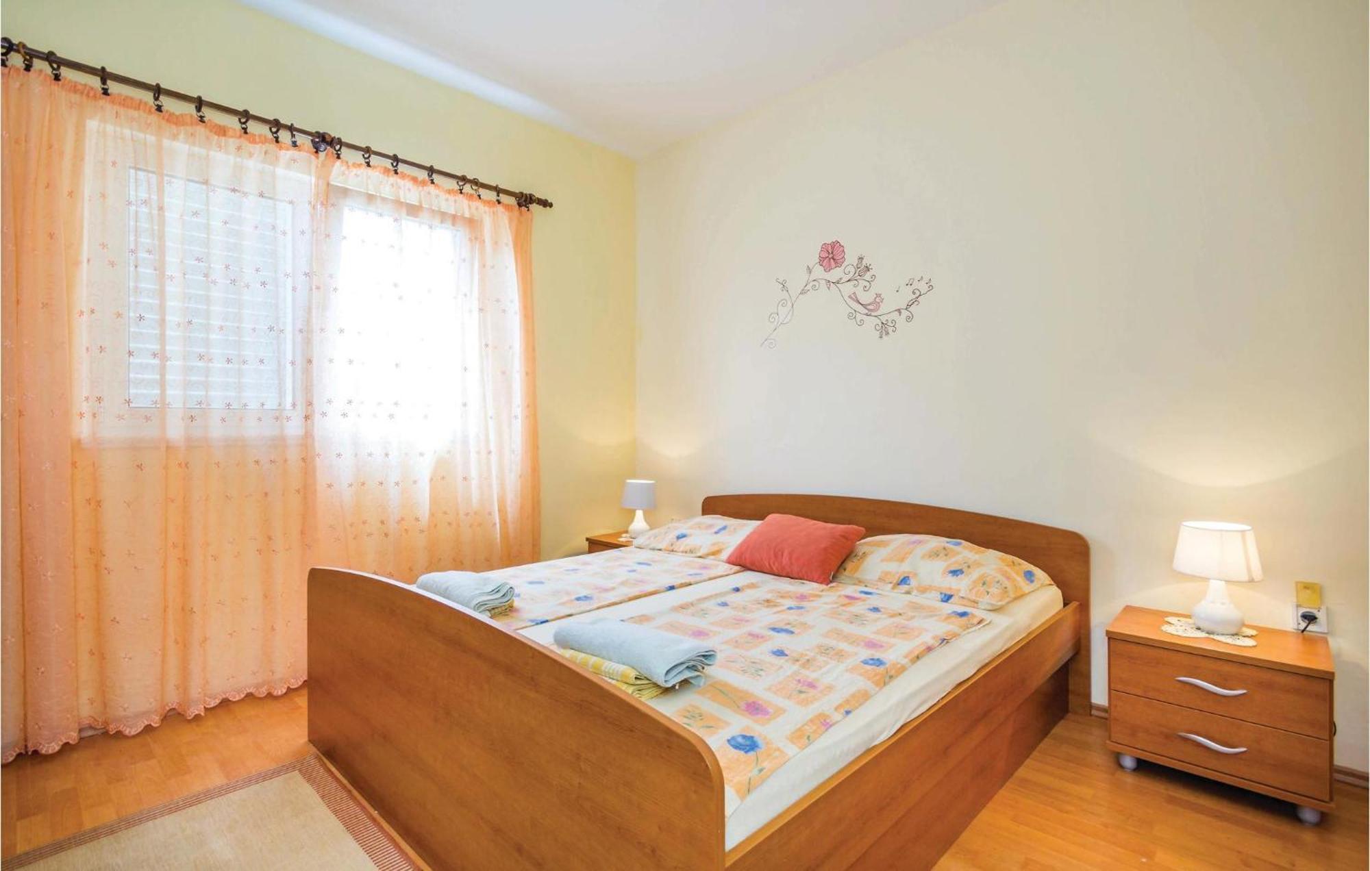 Pet Friendly Apartment In Kampor With Kitchen Buitenkant foto